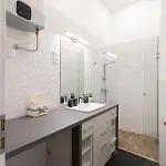 A37 Awesome Apartman *