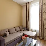 A37 Awesome Apartman