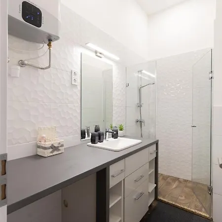 A37 Awesome דירה *