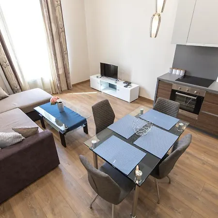 A37 Awesome * בודפשט